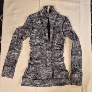 Lululemon Women's Cypress Kiss 1/2 Zip pullover